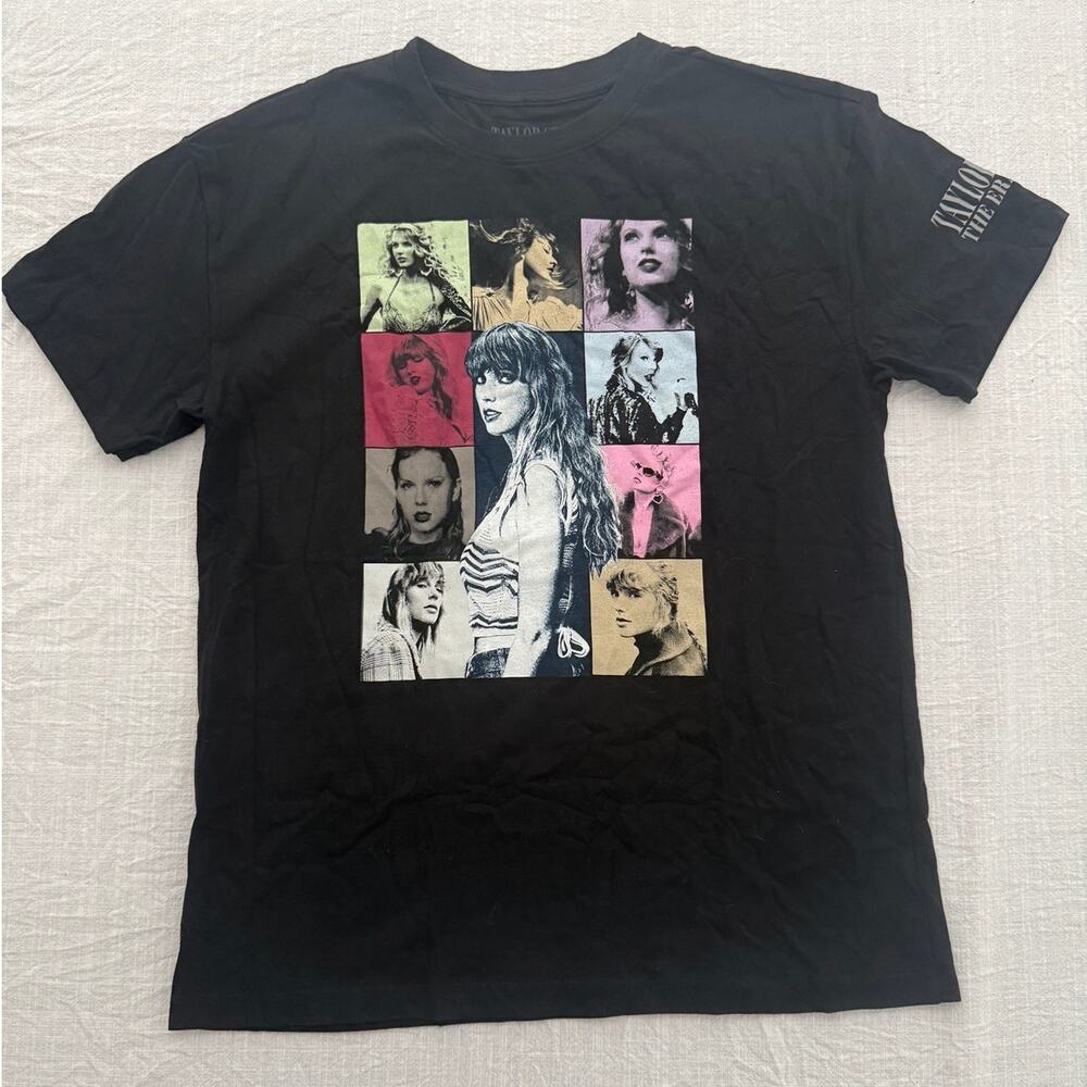 Taylor Swift | official black Eras Tour photo tee t-shirt through LA size medium